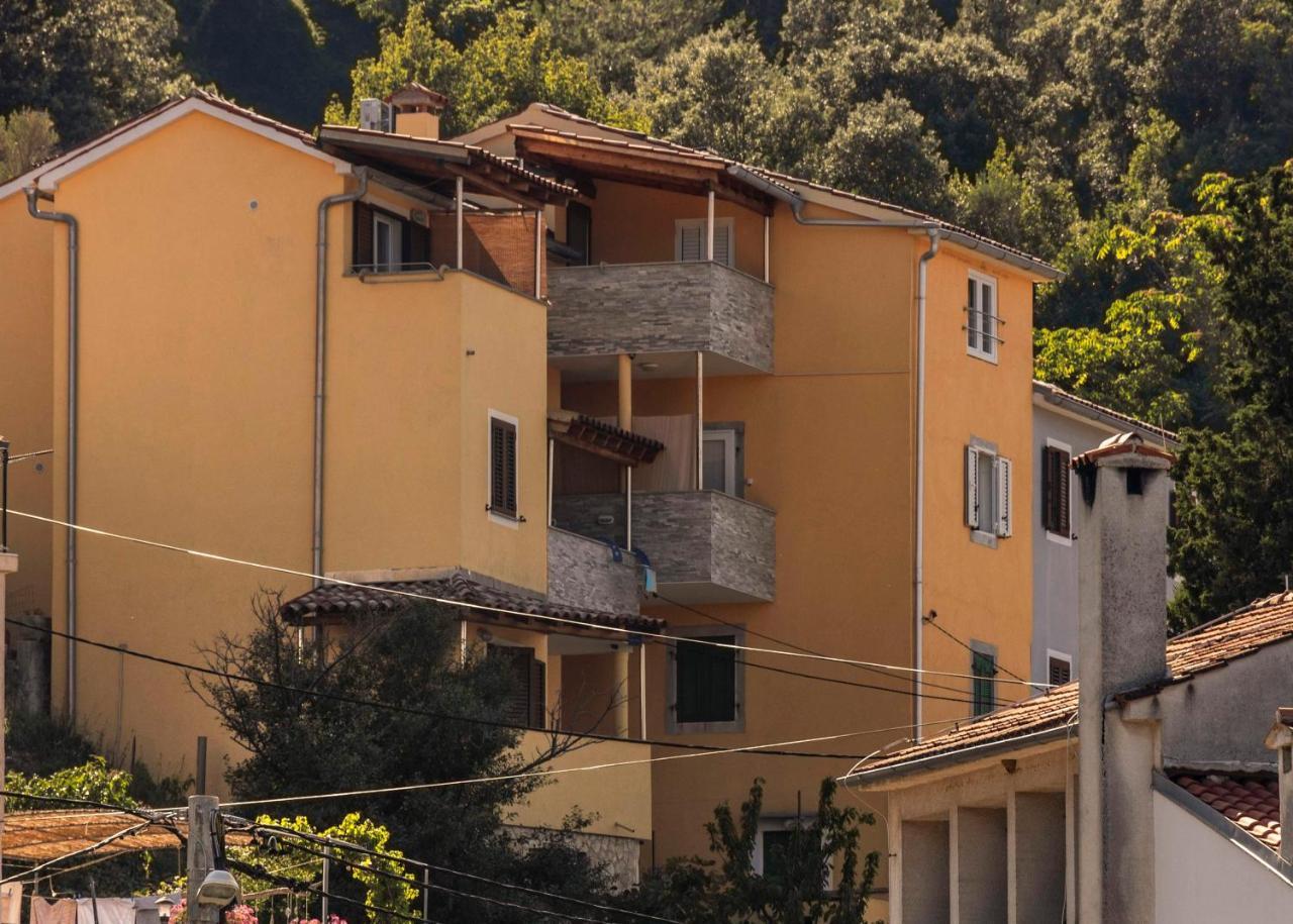Apartments And Rooms Roberto B. Valun Luaran gambar
